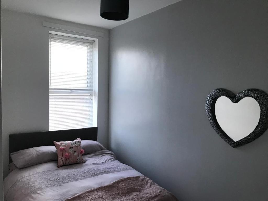 My Perfect Place Rooms & Apartments -Some Rooms With Hot Tub- Free Parking Blackpool Exterior photo