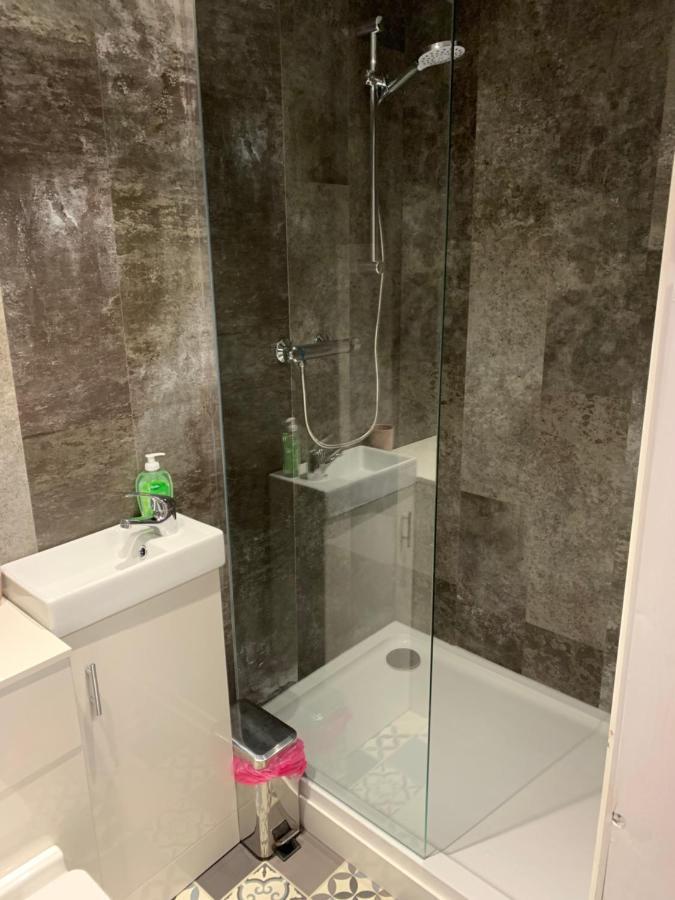 My Perfect Place Rooms & Apartments -Some Rooms With Hot Tub- Free Parking Blackpool Exterior photo